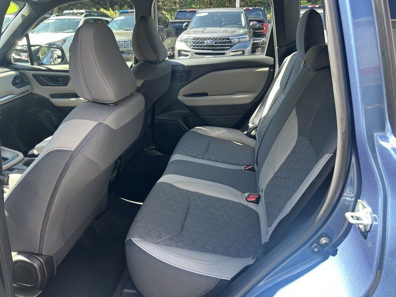 Used 2025 Subaru Forester AWD/4WD image 19