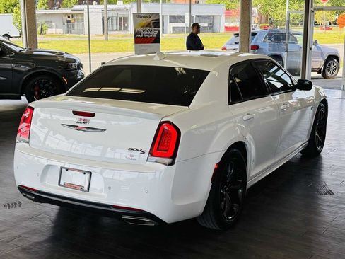 Used 2022 Chrysler 300 S w/ Comfort Group RWD image 6