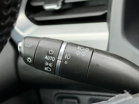 Used 2021 GMC Acadia SLT w/ Technology Package AWD/4WD image 39