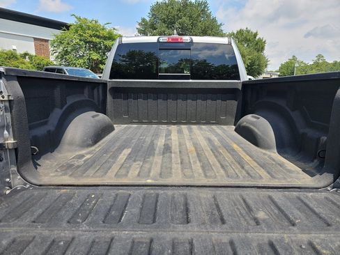 Used 2022 RAM 1500 Laramie AWD/4WD image 12