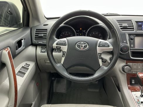 Used 2013 Toyota Highlander Limited image 21