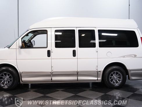 Used 2007 Chevrolet Express 1500 w/ Preferred Equipment Group RWD image 2