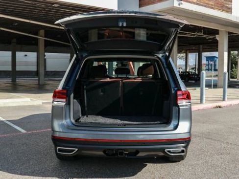 Used 2023 Volkswagen Atlas SE w/ Black Wheel Package image 11