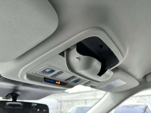 Used 2025 Ford Explorer Active image 28