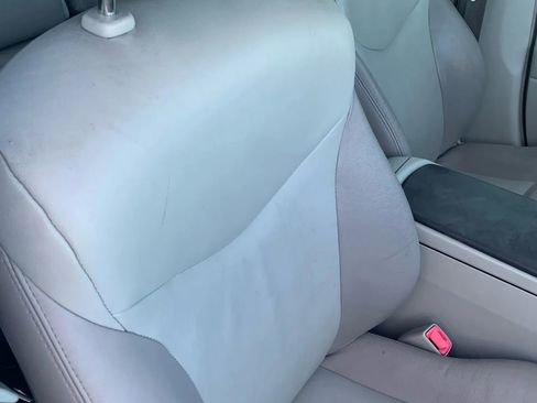 Used 2014 Toyota Prius V Five image 12