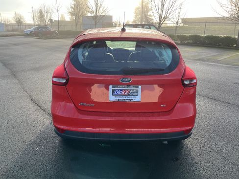 Used 2015 Ford Focus SE w/ Equipment Group 201A image 4