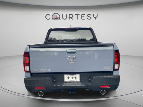 Used 2023 Honda Ridgeline Black Edition image 4