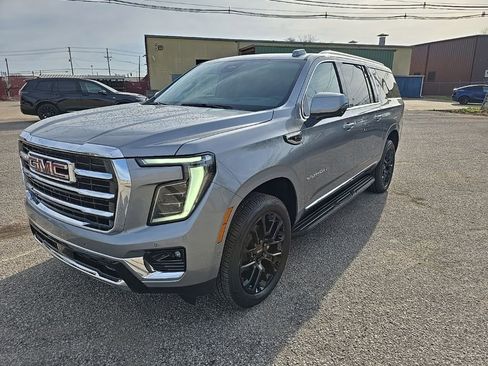 New 2026 GMC Yukon XL Elevation w/ Elevation Premium Package AWD/4WD image 3