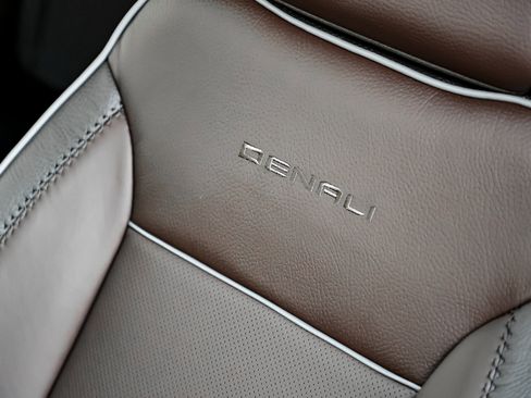 New 2026 GMC Sierra 2500 Denali w/ Denali Reserve Package image 14