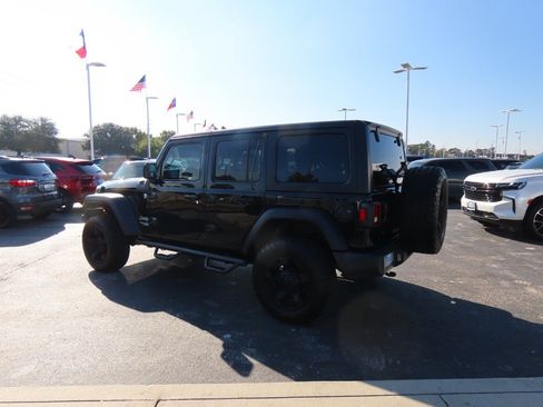 Used 2019 Jeep Wrangler Unlimited Sport S image 16