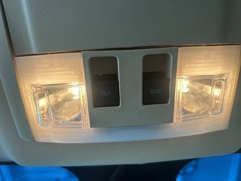 Used 2017 Ford Taurus SEL w/ Equipment Group 201A image 37