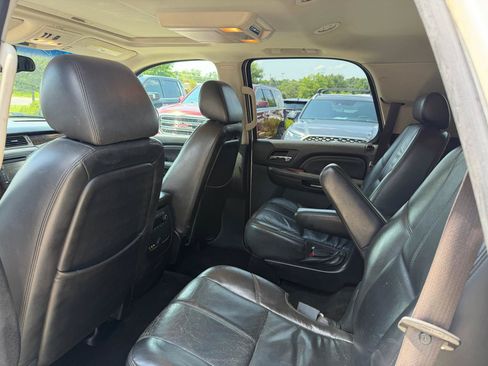 Used 2009 GMC Yukon Denali RWD image 13