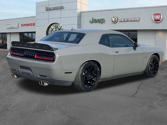 Used 2017 Dodge Challenger R/T w/ Blacktop Package RWD image 7