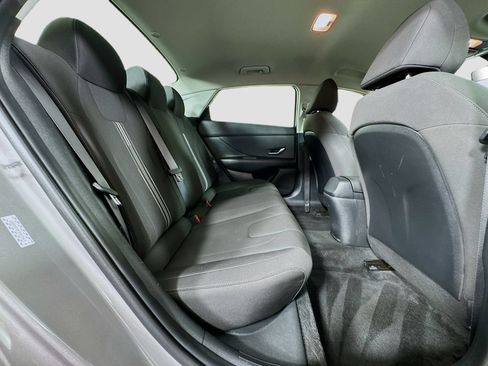 Used 2023 Hyundai Elantra SEL w/ Convenience Package FWD image 28