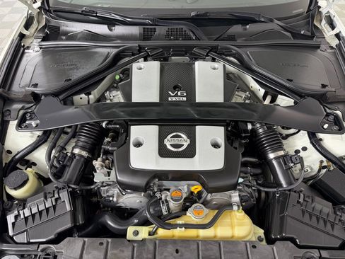 Used 2019 Nissan 370Z Touring Sport RWD image 23