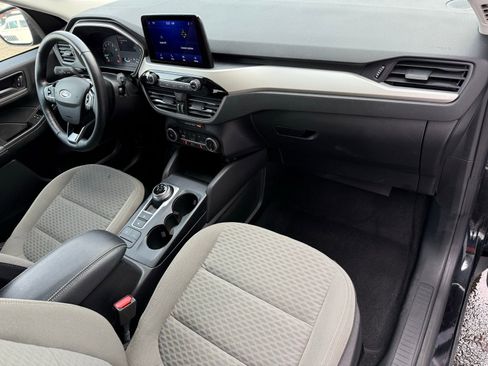 Used 2022 Ford Escape SE w/ Cold Weather Package image 15