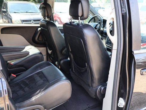 Used 2017 Dodge Grand Caravan SXT FWD image 26