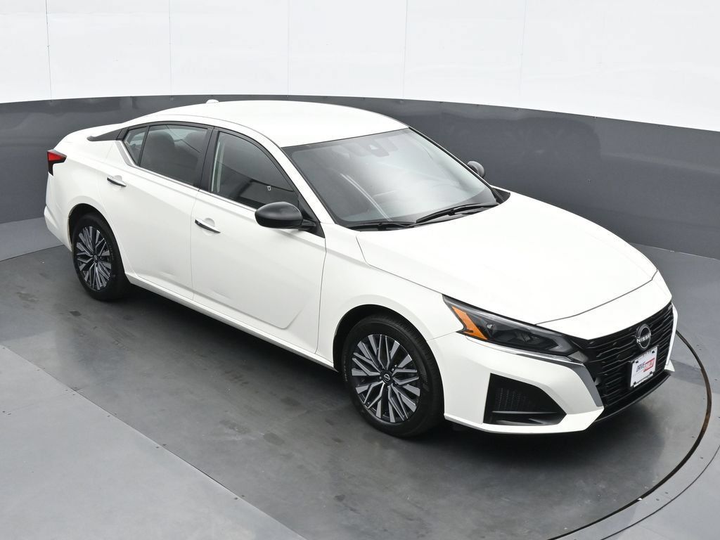 Used 2025 Nissan Altima 2.5 SV AWD/4WD image 24