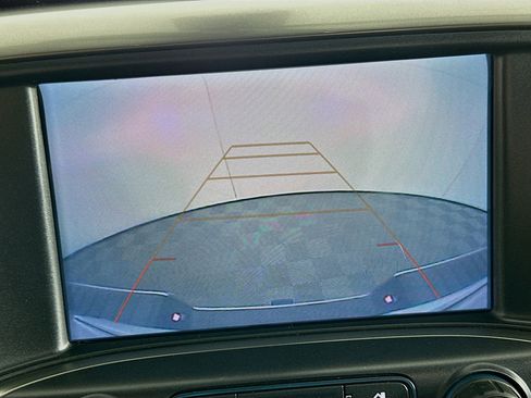 Used 2018 Chevrolet Silverado 1500 LT w/ LT Eassist Package image 21