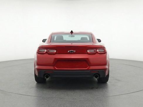 Used 2022 Chevrolet Camaro LT w/ Technology Package image 5