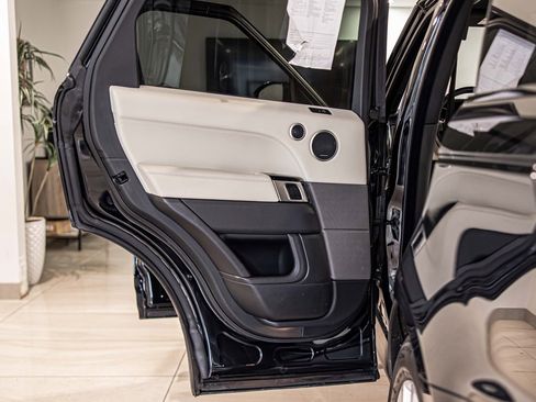 Used 2017 Land Rover Range Rover Sport HSE image 36