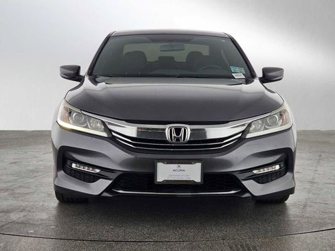 Used 2017 Honda Accord Sport image 8