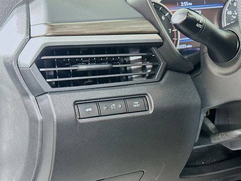 Used 2025 Nissan Altima 2.5 SV AWD/4WD image 10