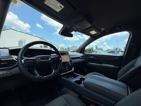 Used 2024 GMC Acadia AT4 w/ Luxury Package AWD/4WD image 17
