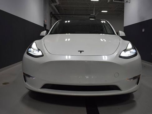 Used 2022 Tesla Model Y Performance image 6