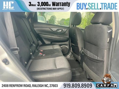 Used 2020 Nissan Rogue SV FWD image 17