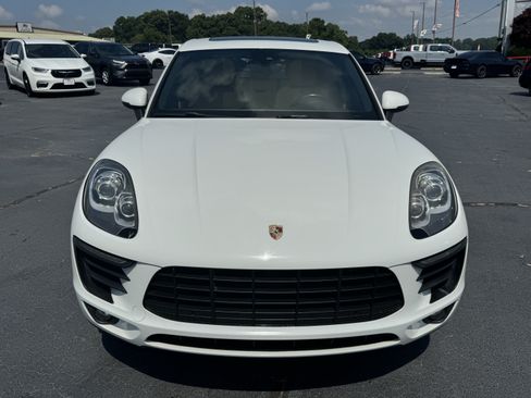 Used 2018 Porsche Macan AWD/4WD image 3