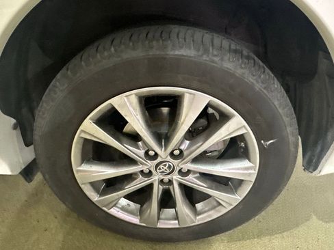 Used 2017 Toyota RAV4 Platinum FWD image 9