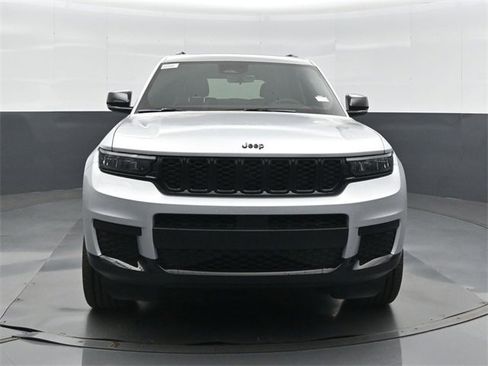 New 2025 Jeep Grand Cherokee L Altitude image 5