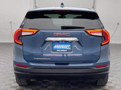 Used 2024 GMC Terrain SLE FWD image 8