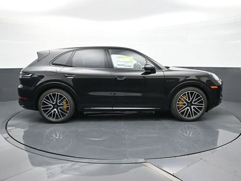 New 2026 Porsche Cayenne Turbo AWD/4WD image 27