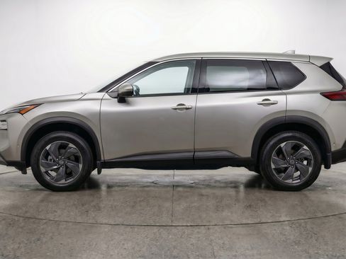 Used 2025 Nissan Rogue SV image 5