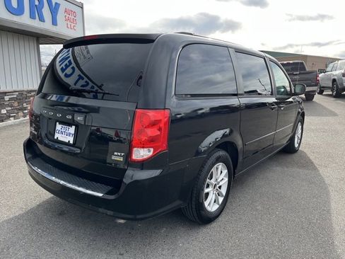 Used 2016 Dodge Grand Caravan SXT w/ Rear Park Assist Package image 16