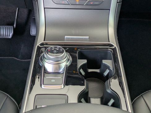 Used 2020 Ford Edge SEL w/ Convenience Package FWD image 19