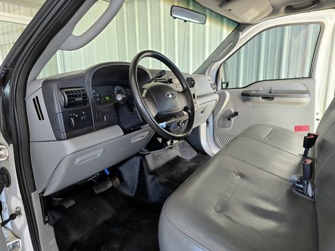 Used 2006 Ford F250 XL image 9