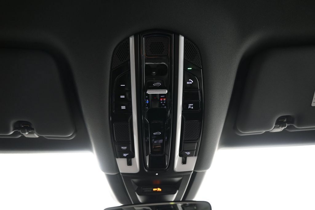 Certified 2020 Porsche Cayenne AWD/4WD image 29