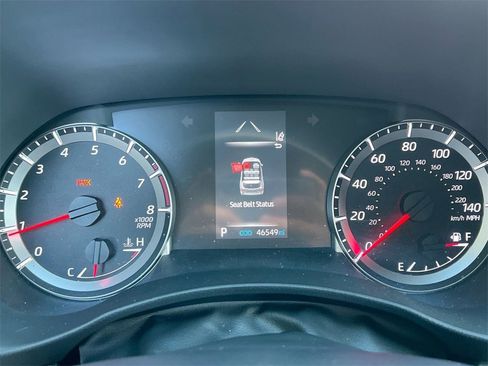 Used 2021 Toyota Highlander LE image 14