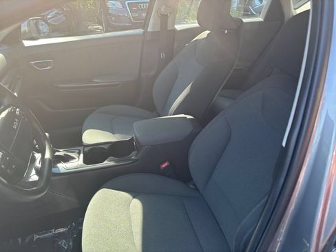 Used 2025 Kia K4 FWD image 27