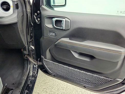 Used 2025 Jeep Wrangler Unlimited Sahara w/ Safety Group image 26