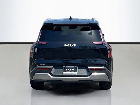 New 2026 Kia EV9 Wind AWD/4WD image 6