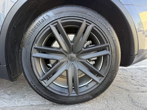 Used 2021 Tesla Model Y Long Range AWD/4WD image 30