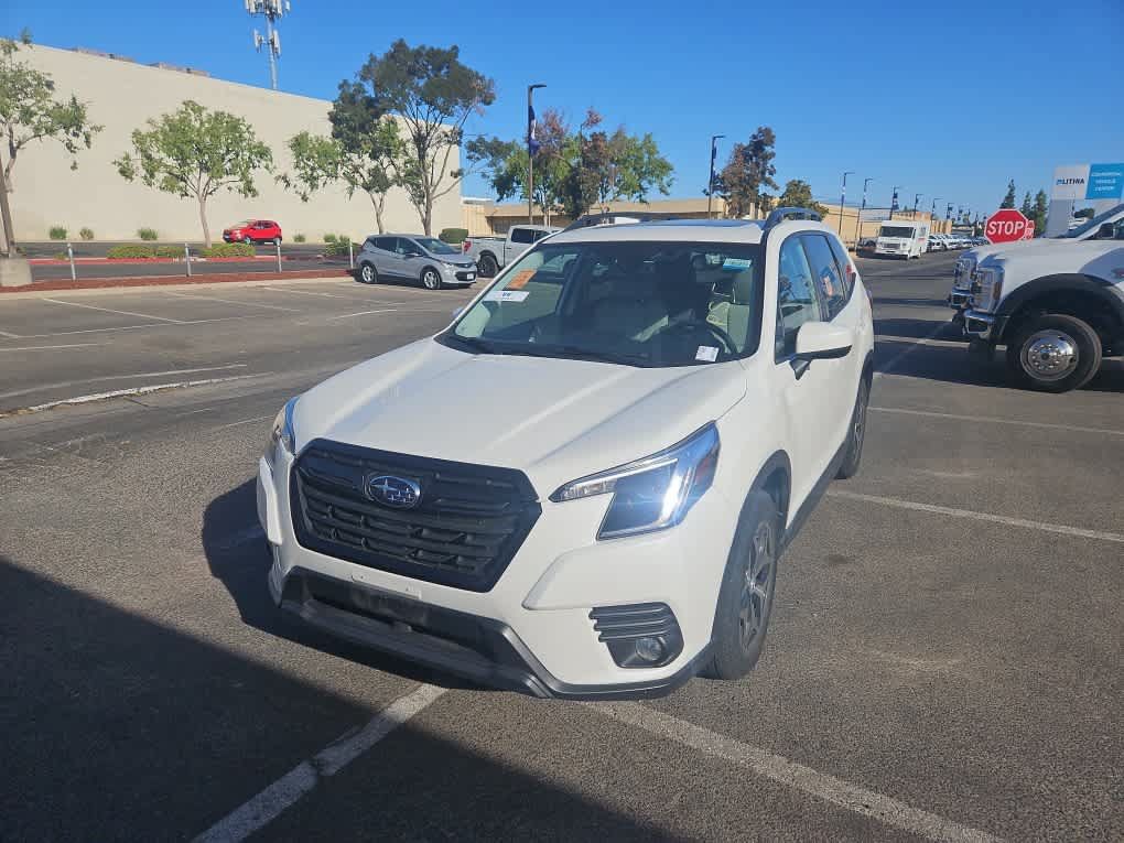 Used 2022 Subaru Forester Premium AWD/4WD image 1