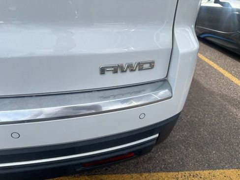 Used 2016 GMC Acadia SLE image 8