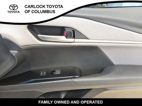 Used 2025 Toyota Camry SE FWD image 19