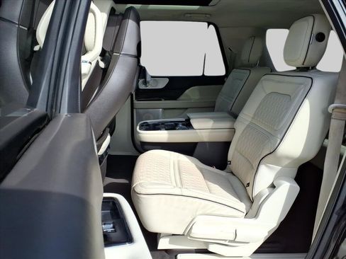 Used 2019 Lincoln Navigator L Black Label w/ Cargo Package image 15