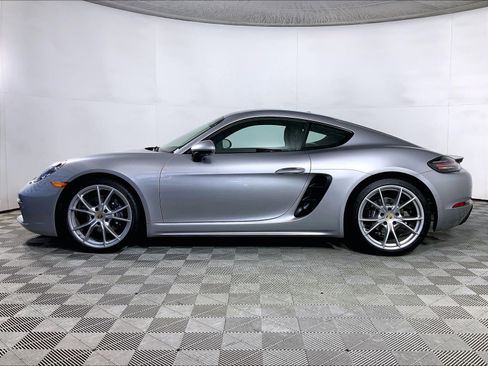 Used 2025 Porsche 718 Cayman RWD image 2